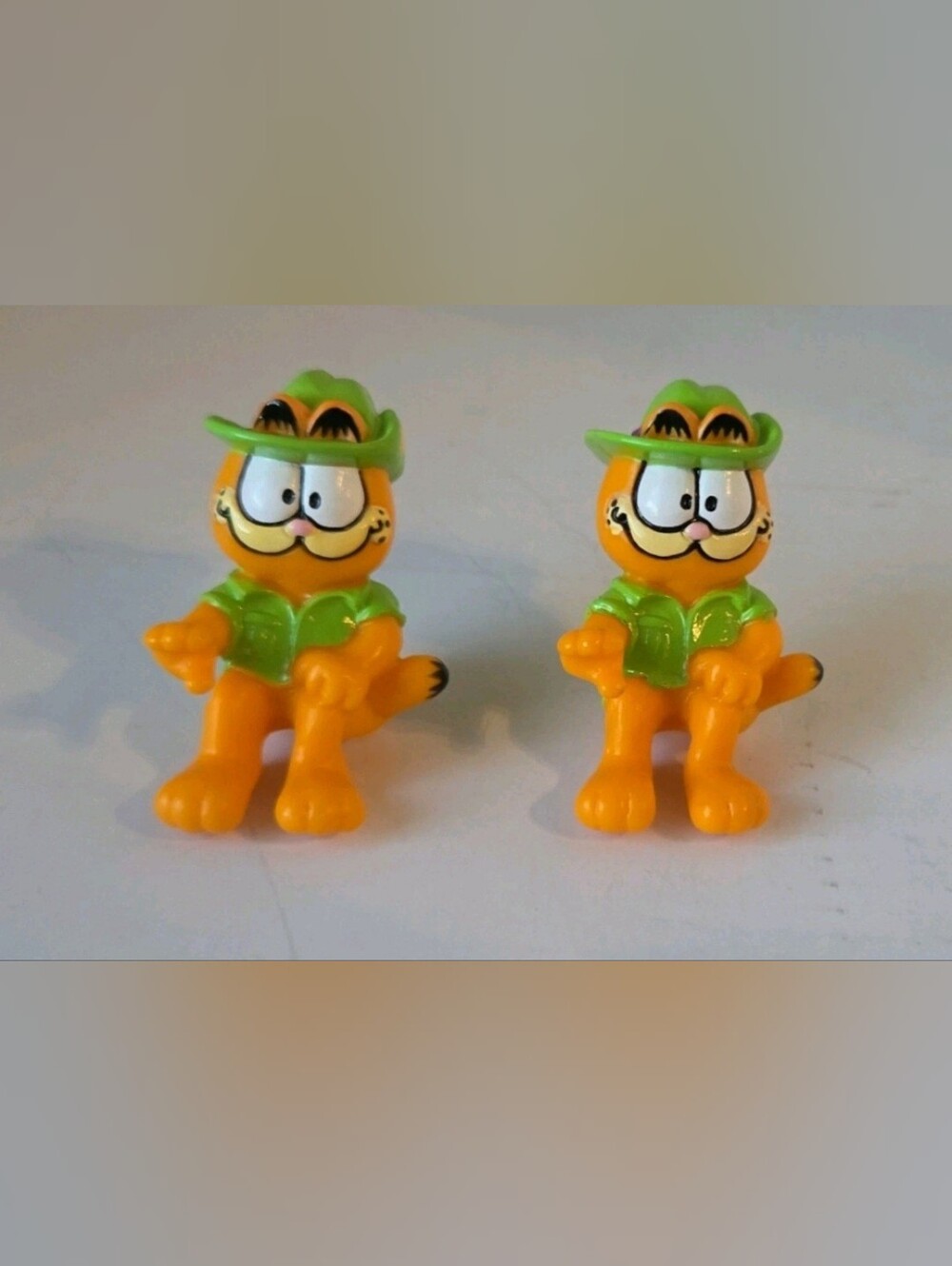 Garfield PVC Figure 1978 1981 Sitting Green Cowboy Hat Safari United Feat. Lot